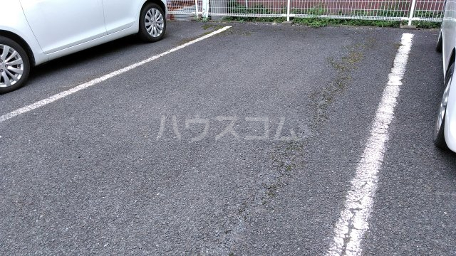 21/28 駐車場