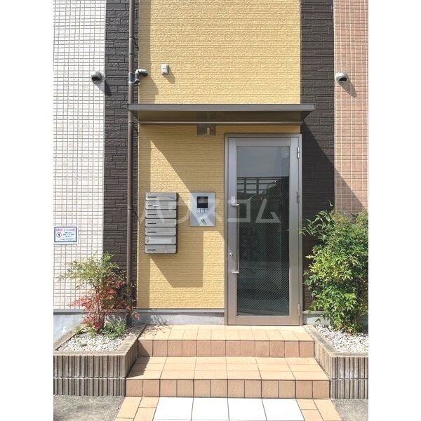 14/20 エントランス