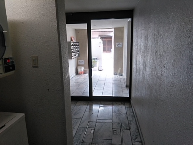 20/28 エントランス