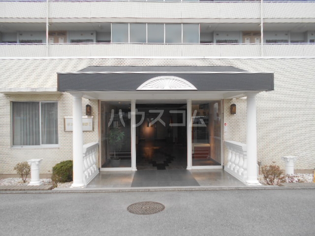 21/30 エントランス