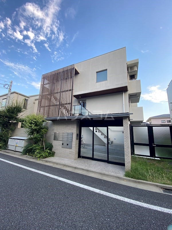 14/23 エントランス