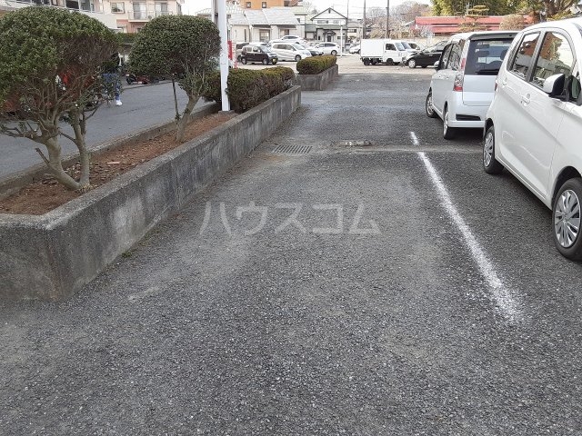 17/27 駐車場