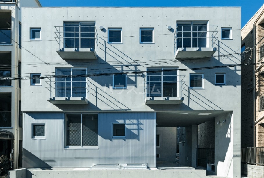 14/21 エントランス