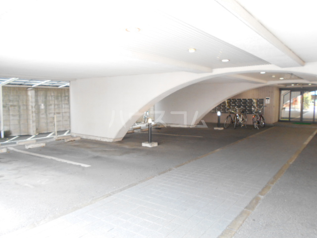 22/28 駐車場
