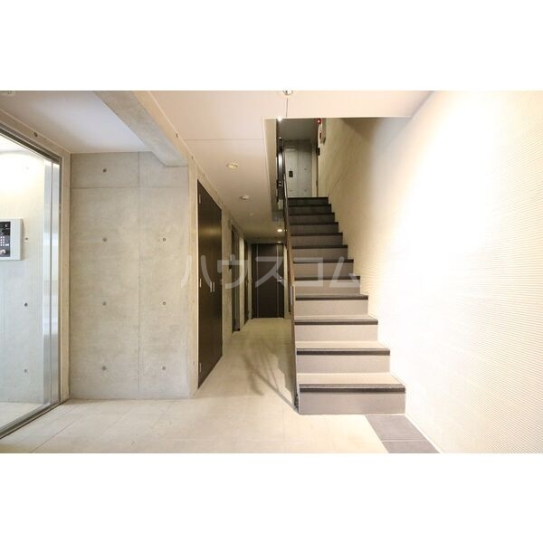 14/15 エントランス