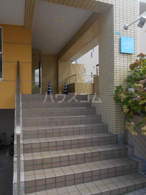 19/29 エントランス