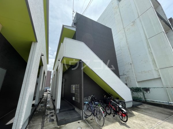 20/29 エントランス