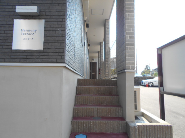 21/22 エントランス