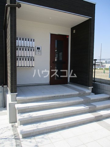 17/27 エントランス