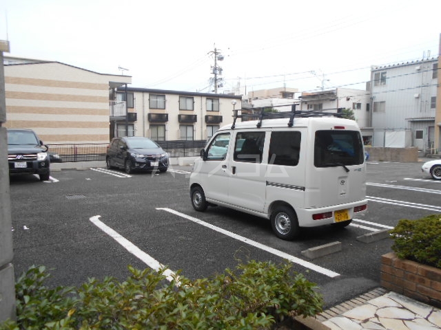 23/30 駐車場