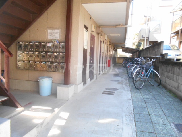 21/30 エントランス