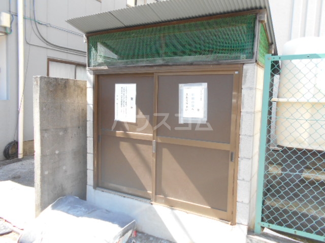 22/30 エントランス