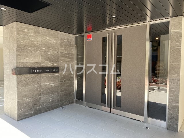 25/30 エントランス