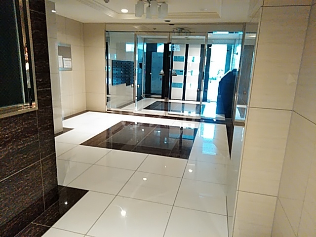 17/26 エントランス