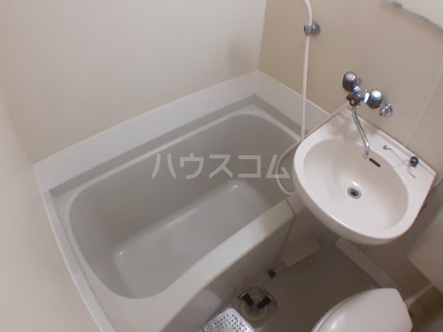 16/30 浴室