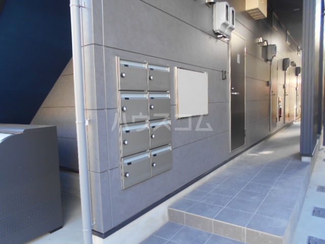 18/19 エントランス