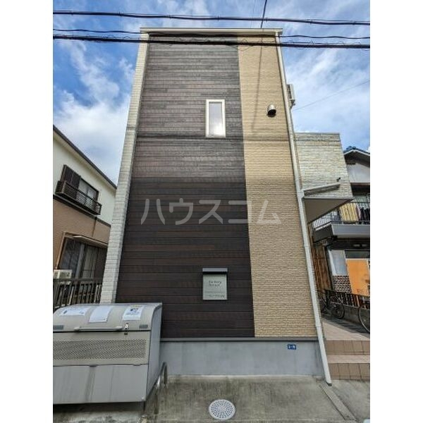 14/20 エントランス