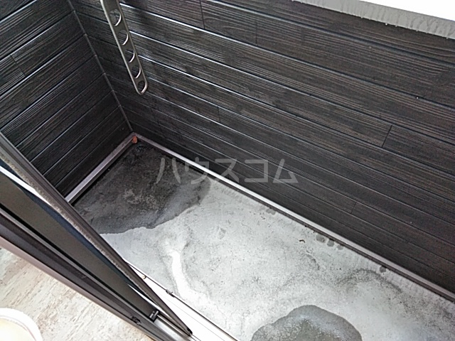 16/23 バルコニー