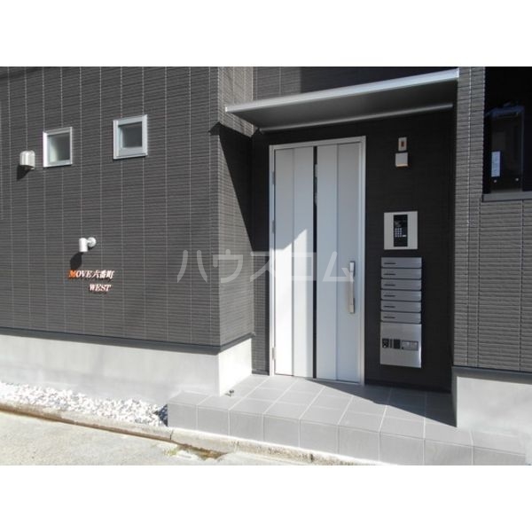 14/22 エントランス