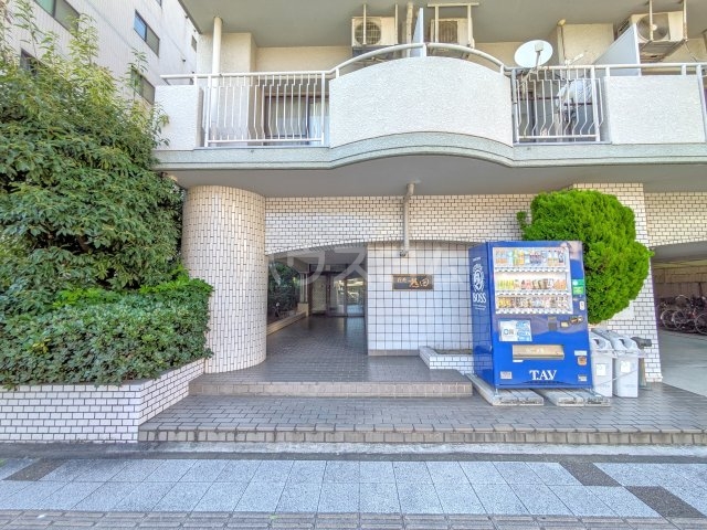 21/25 エントランス