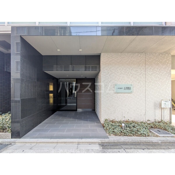 20/30 エントランス