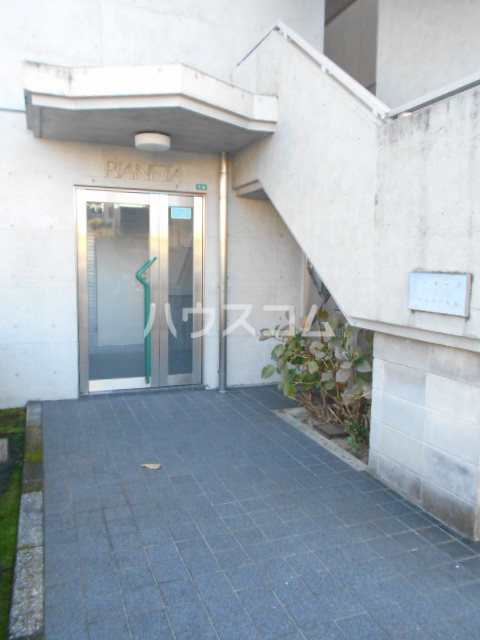 22/29 エントランス