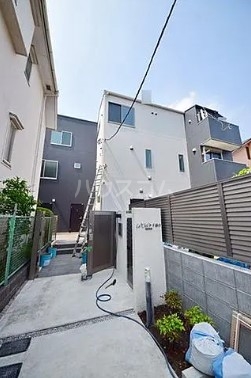 14/23 エントランス