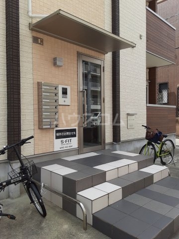 22/29 エントランス