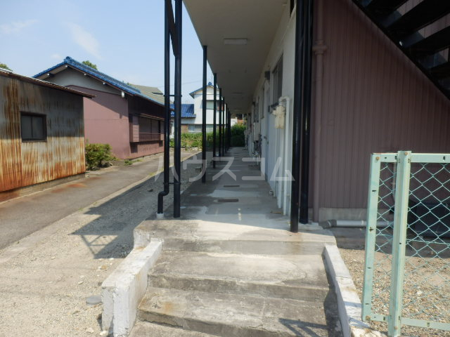 24/26 エントランス