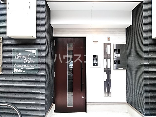 23/30 エントランス