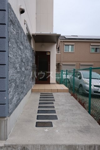 23/24 エントランス