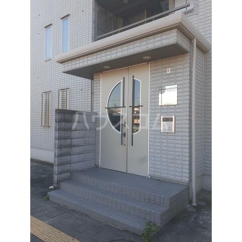 21/29 エントランス