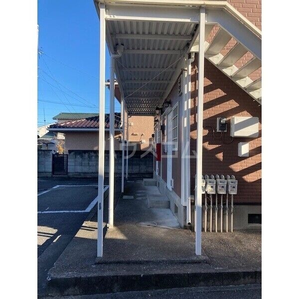 13/22 エントランス