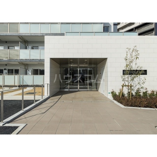 13/24 エントランス