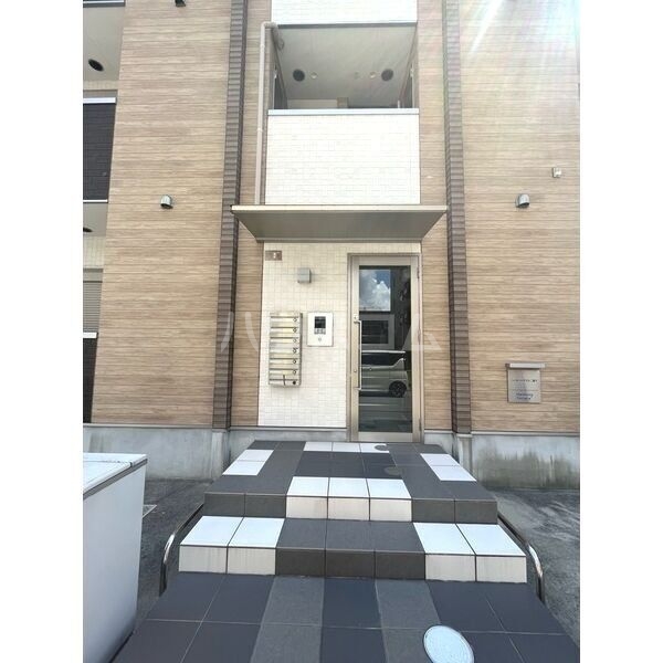 2/5 エントランス