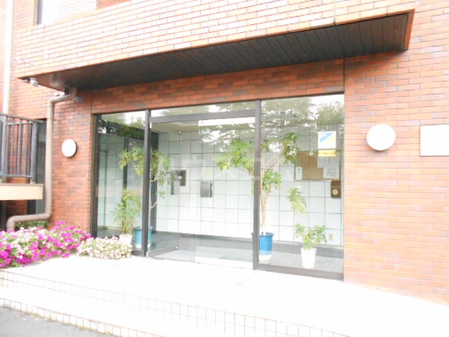 25/30 エントランス