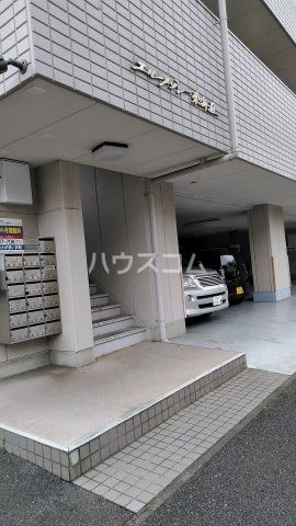 27/30 駐車場