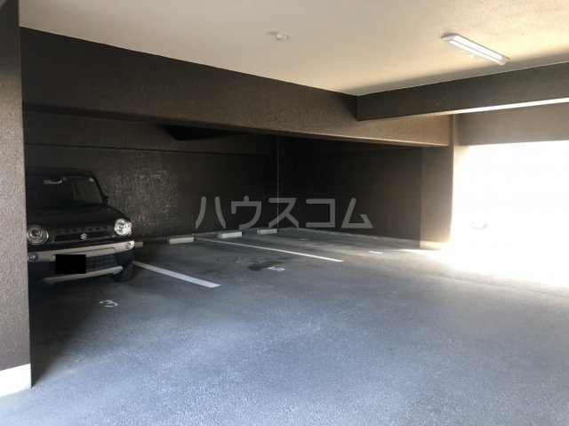 22/30 駐車場