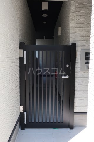 22/30 エントランス