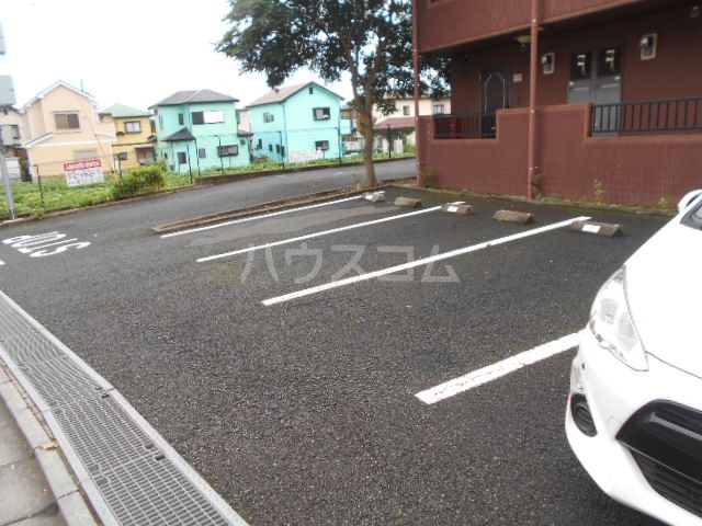 23/30 駐車場