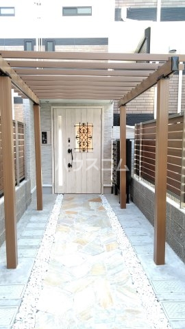 28/30 エントランス