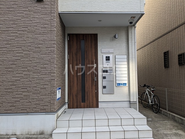 2/5 エントランス
