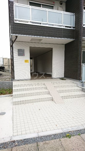 22/30 エントランス