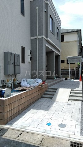 22/26 エントランス