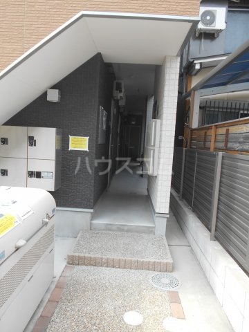 25/30 エントランス