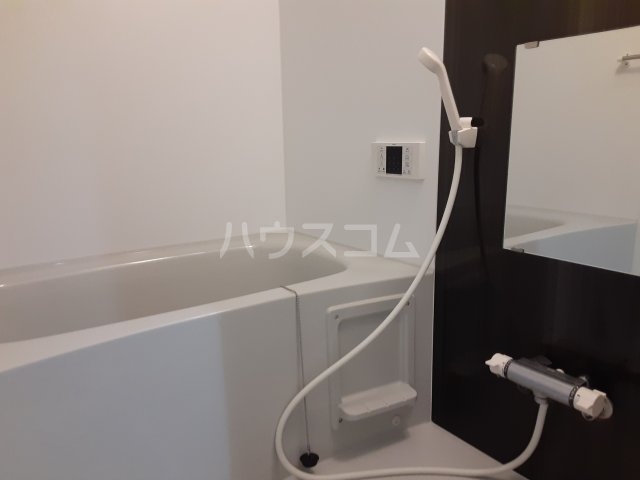 13/30 浴室