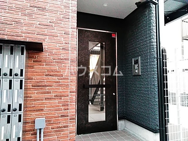 28/30 エントランス