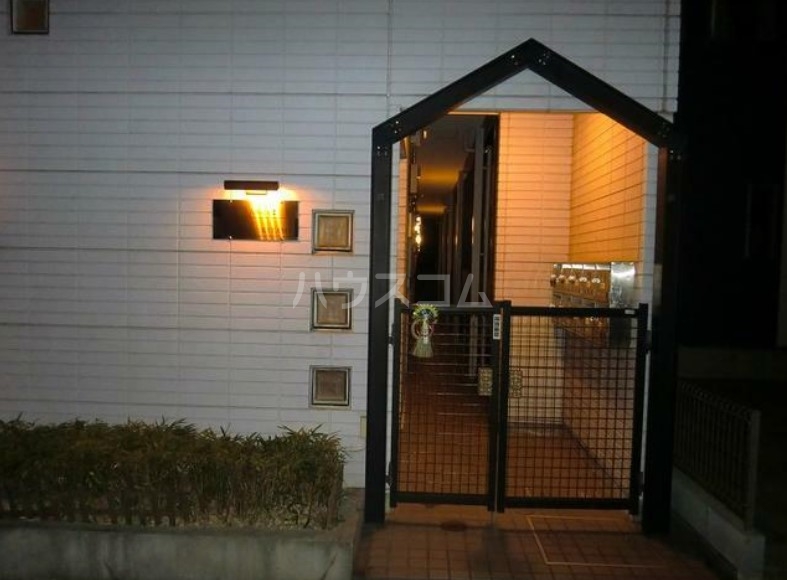 16/26 エントランス