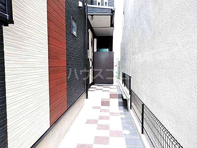 22/30 エントランス