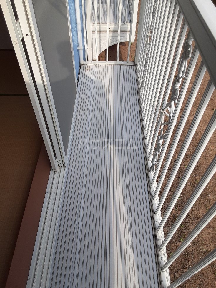 15/18 バルコニー